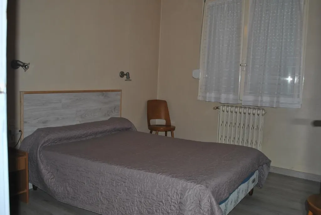 Le Logis Charmant Charmes-sur-Rhone Hotel