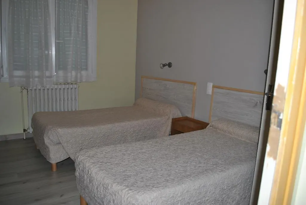Hotel Le Logis Charmant Charmes-sur-Rhone