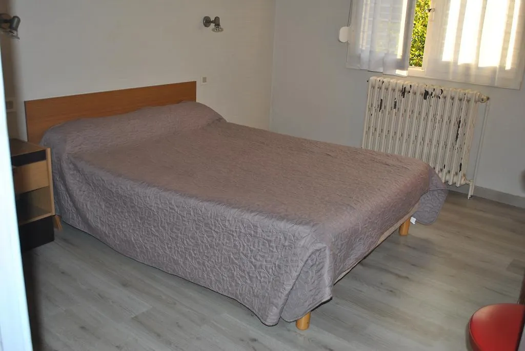 Hotel Le Logis Charmant Charmes-sur-Rhone