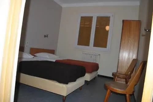 Hotel Le Logis Charmant Charmes-sur-Rhone